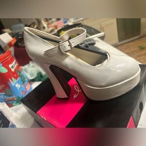 Elle White Patent Mary Jane Platform Heels with Buckle Strap